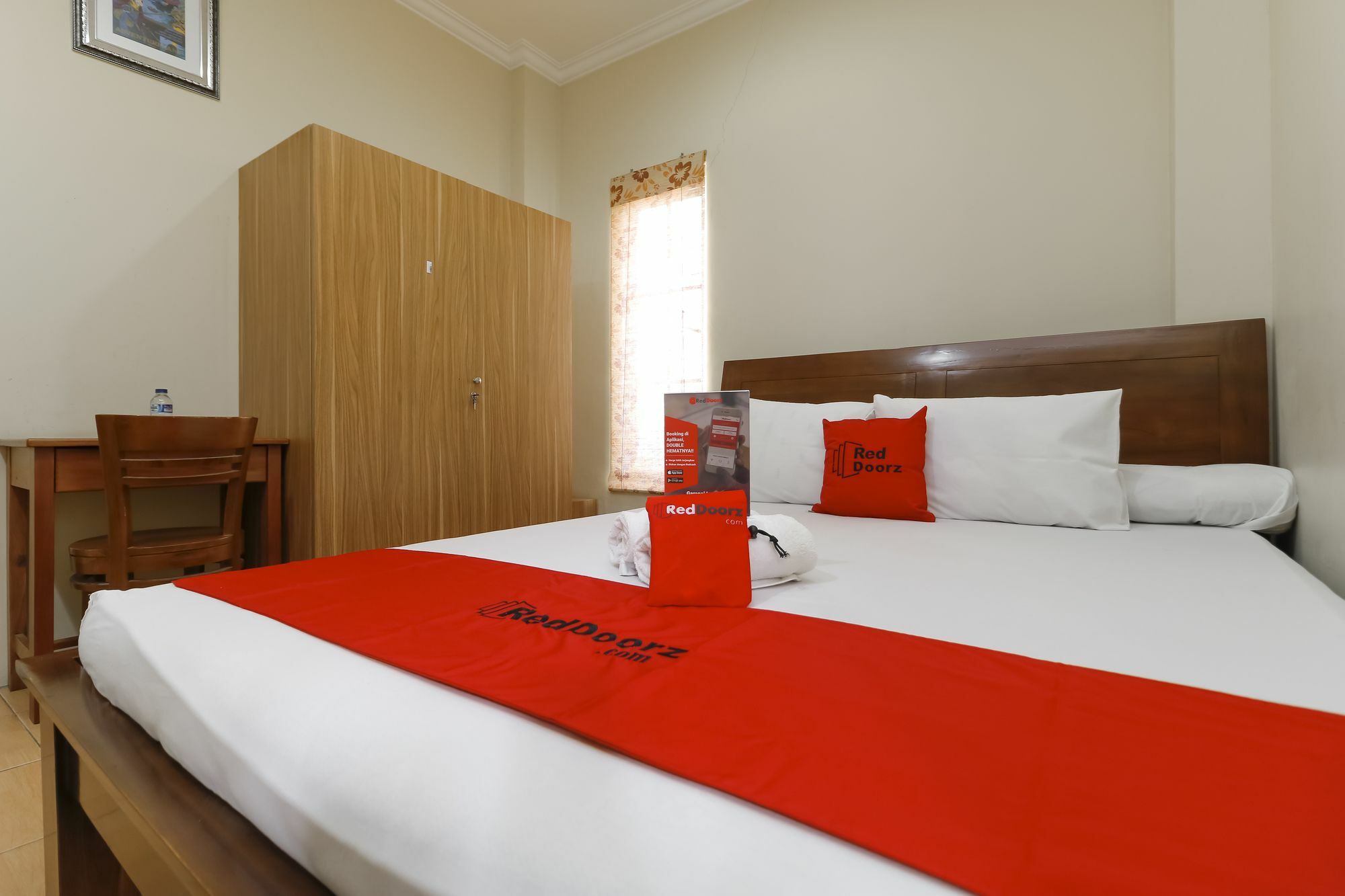 Hotel Reddoorz @ Kwitang Jakarta Exterior foto