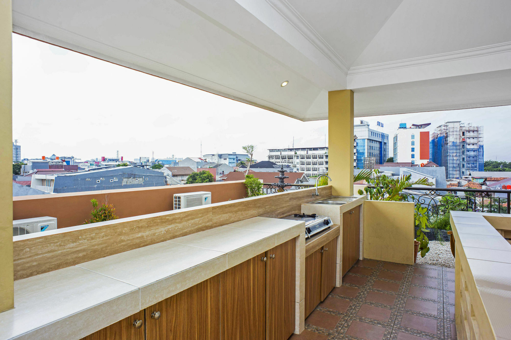 Hotel Reddoorz @ Kwitang Jakarta Exterior foto