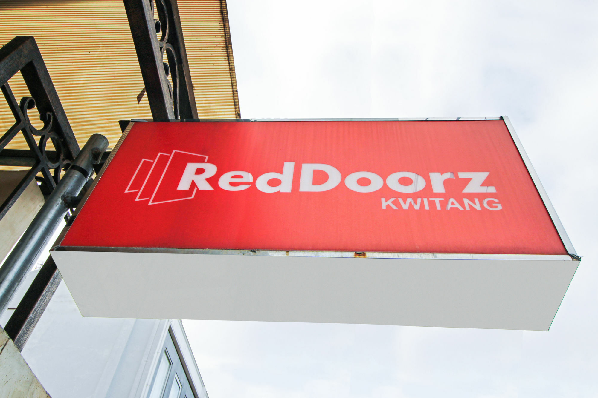 Hotel Reddoorz @ Kwitang Jakarta Exterior foto